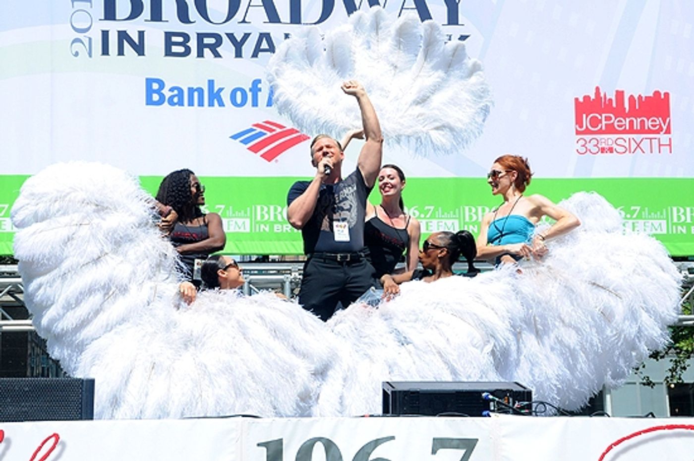 Photo Coverage: Broadway in Bryant Park, July 22  Image