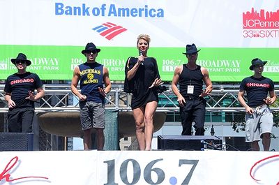 Jill Nicklaus & the Cast of Chicago Photo