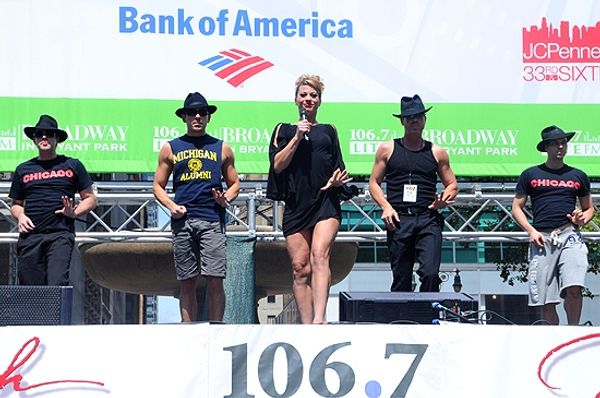 Jill Nicklaus & the Cast of Chicago Photo