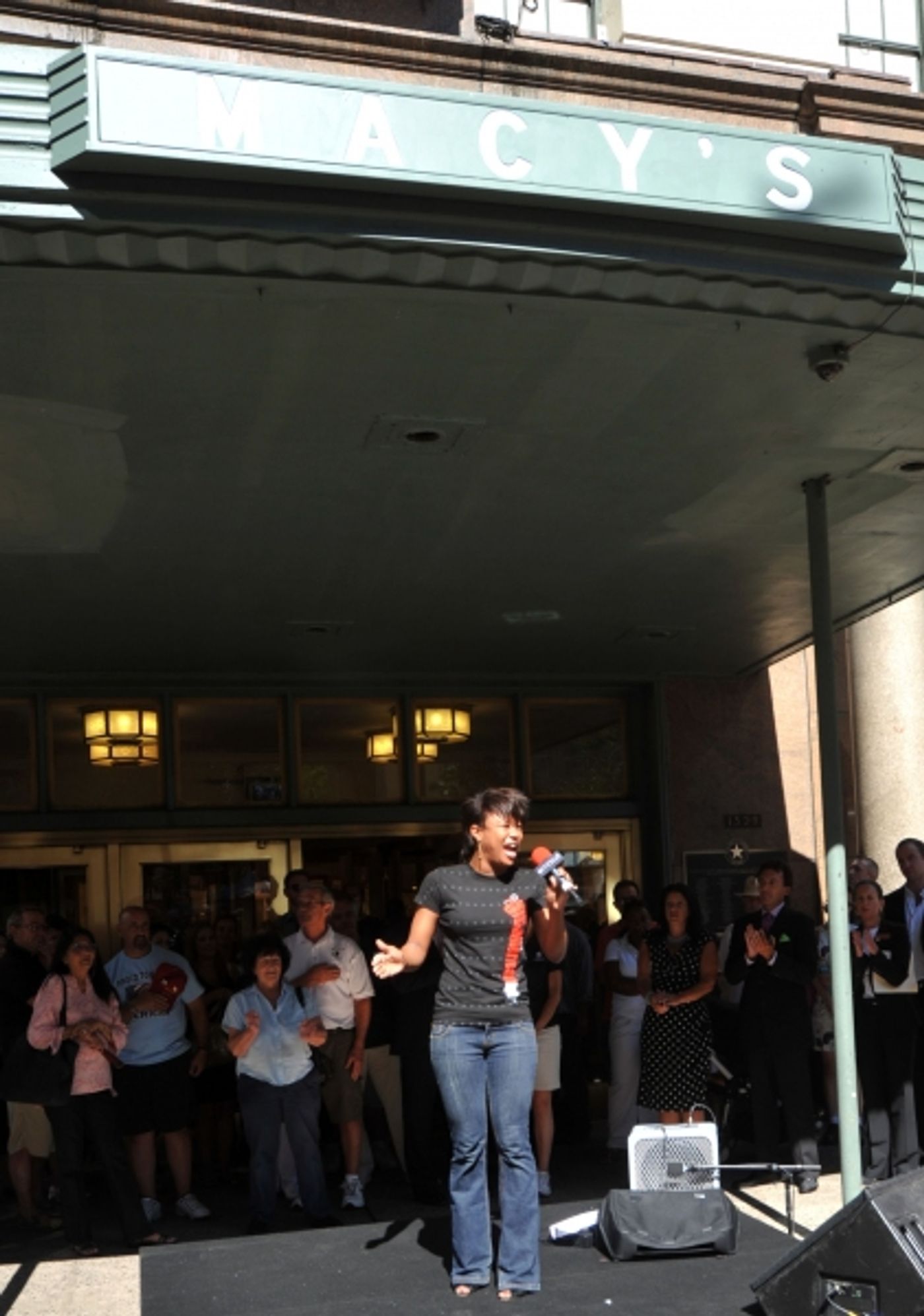 Photo Flash: AMERICAN IDIOT'S Christina Sajous Sings At Macy's Herald Square  Image