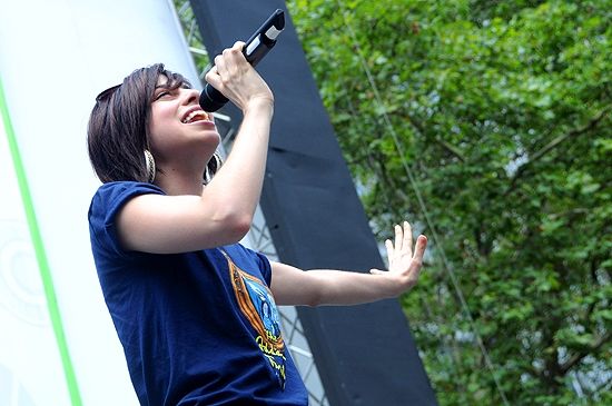 Photos: WICKED, NORMAL, ADDAMS & LION KING Play Broadway In Bryant Park — photo 5 of 49