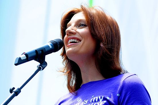Photos: WICKED, NORMAL, ADDAMS & LION KING Play Broadway In Bryant Park — photo 45 of 49