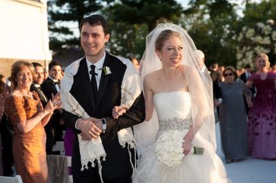 Marc Mezvinsky (L) and Chelsea Clinton Photo