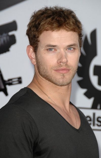 Kellan Lutz Photo