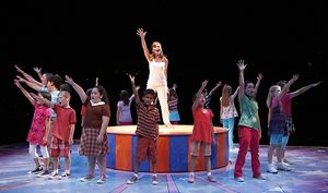 Jennifer Paz and cast Photo