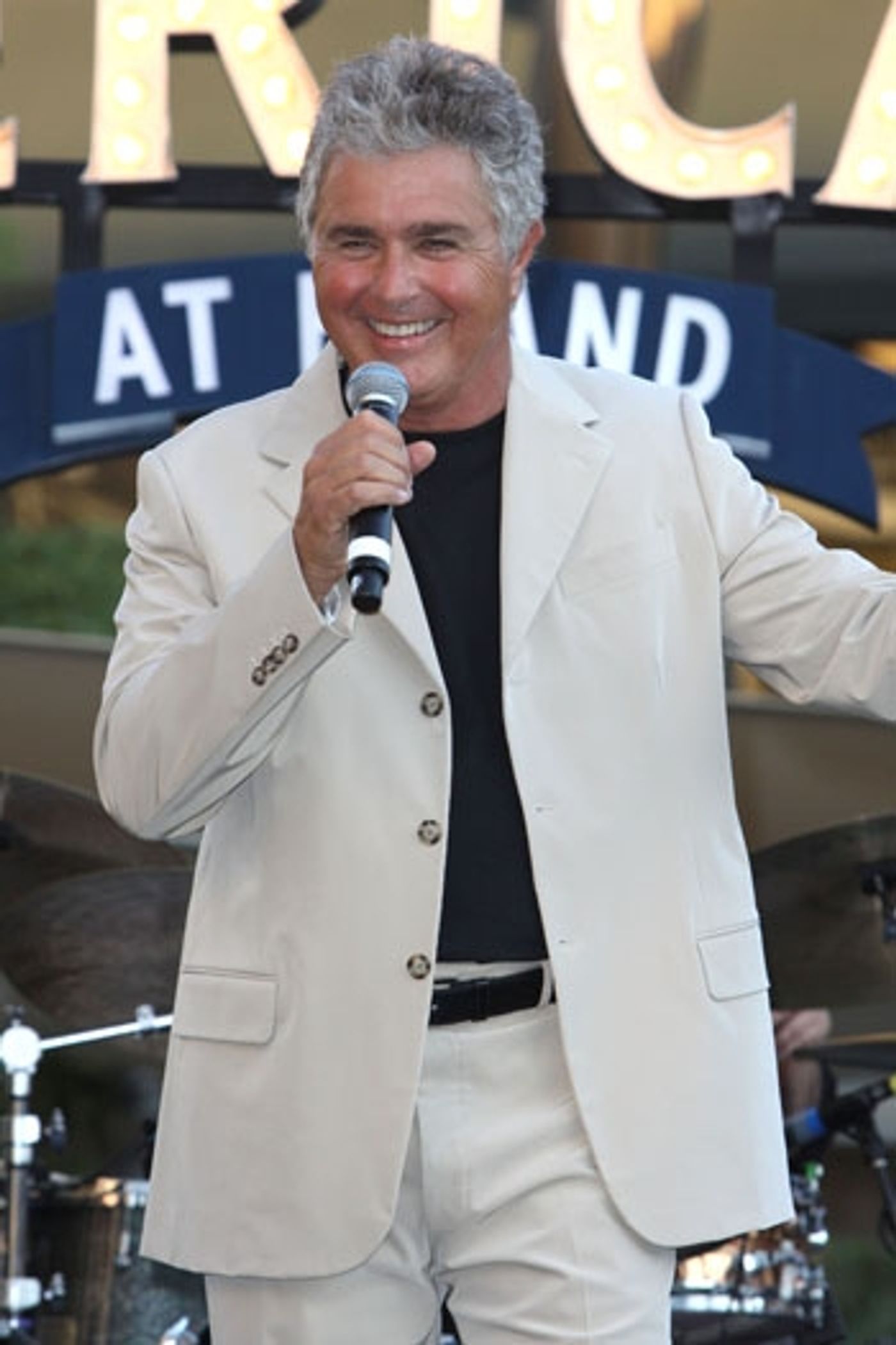 Photo Coverage:  Steve Tyrell & Jennifer Leigh Warren kick off Summer Concert Series  Image