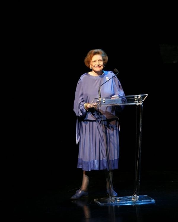 Patricia Neal Presents at the 62nd Annual Theatre World Awards
June 6, 2006 Photo