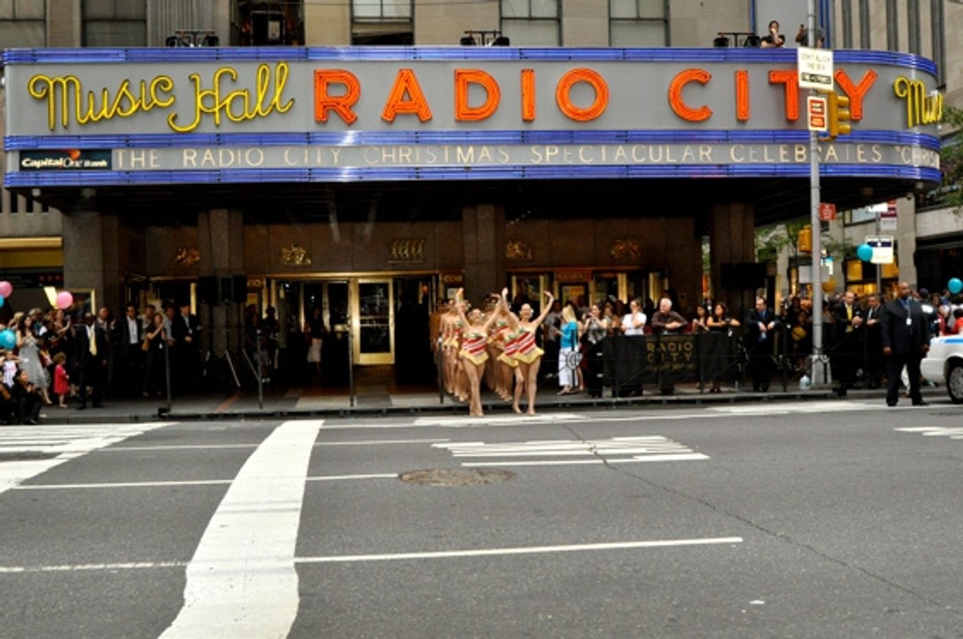 Photo Coverage: Rockettes Kick Off 2010 Radio City Chistmas Spectacular with Nationwide Kickline  Image