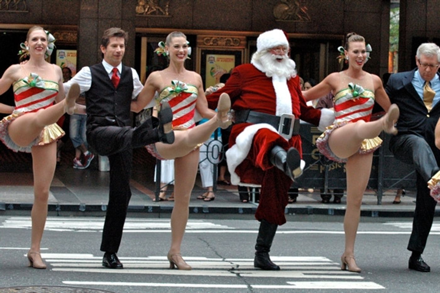 Photo Coverage: Rockettes Kick Off 2010 Radio City Chistmas Spectacular with Nationwide Kickline  Image
