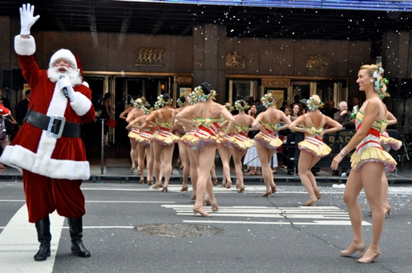 Photo Coverage: Rockettes Kick Off 2010 Radio City Chistmas Spectacular with Nationwide Kickline  Image