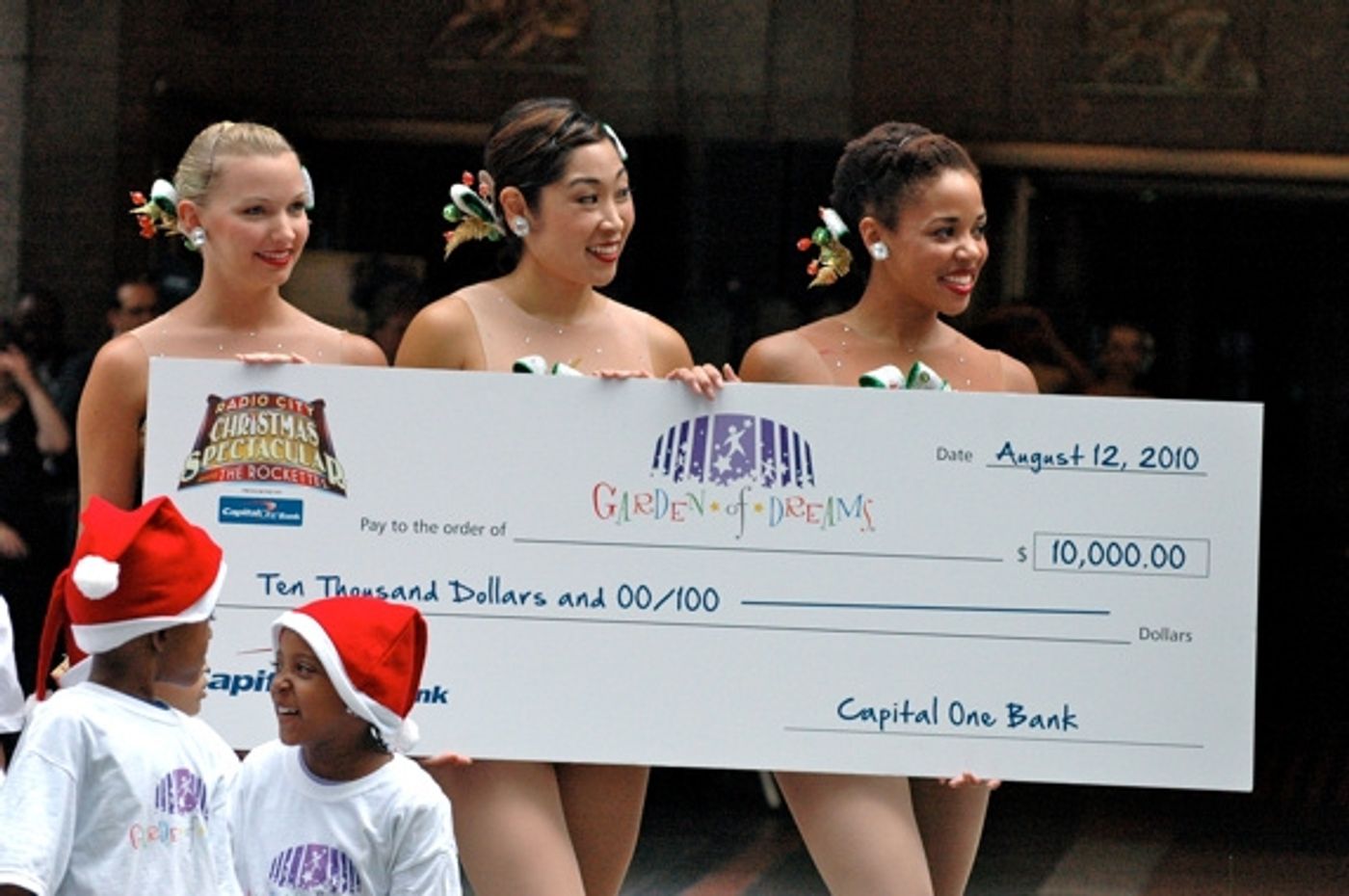Photo Coverage: Rockettes Kick Off 2010 Radio City Chistmas Spectacular with Nationwide Kickline  Image