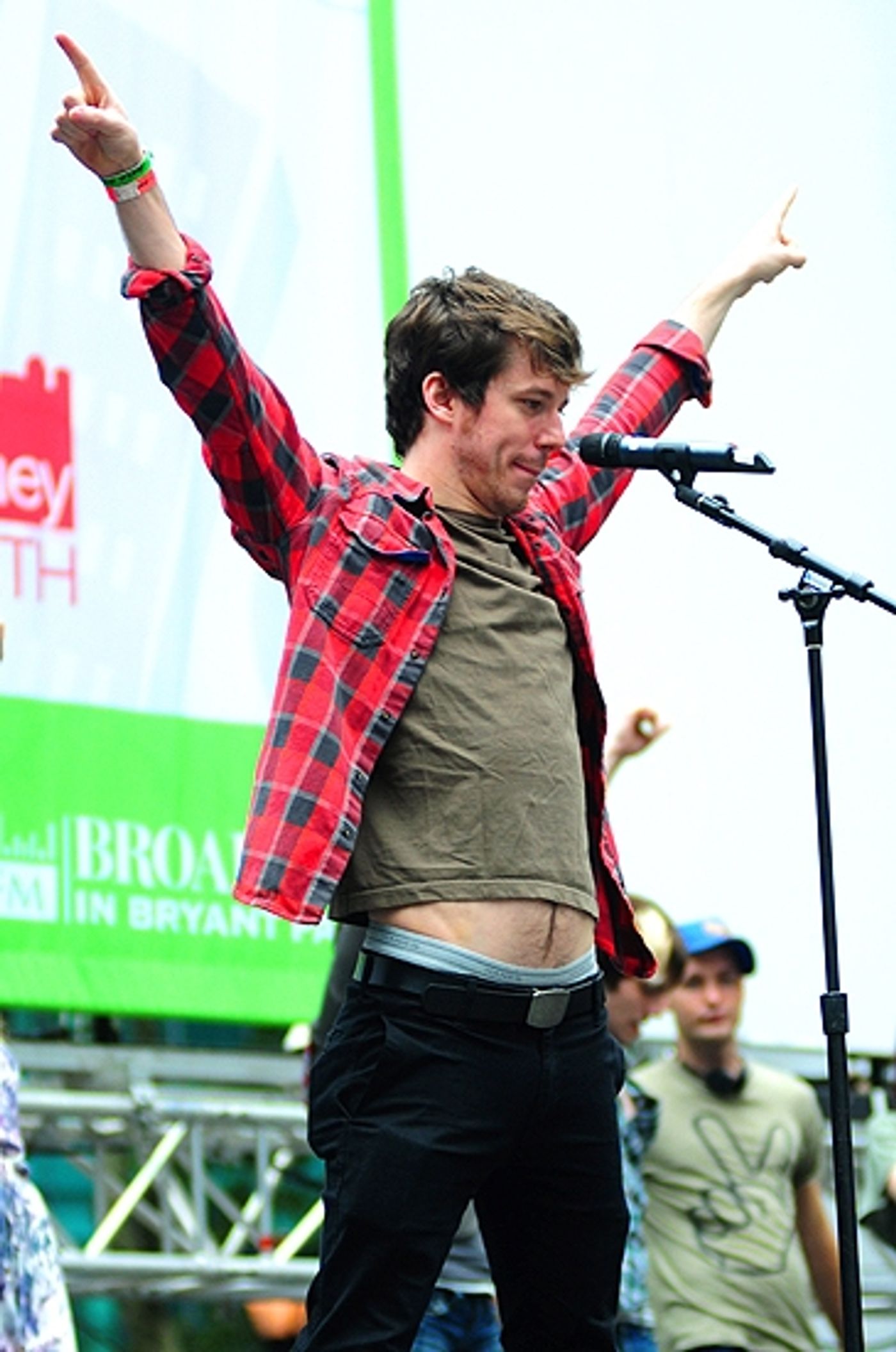 Photo Coverage: LA CAGE, IDIOT, WEST SIDE STORY & More Play Broadway in Bryant Park!  Image