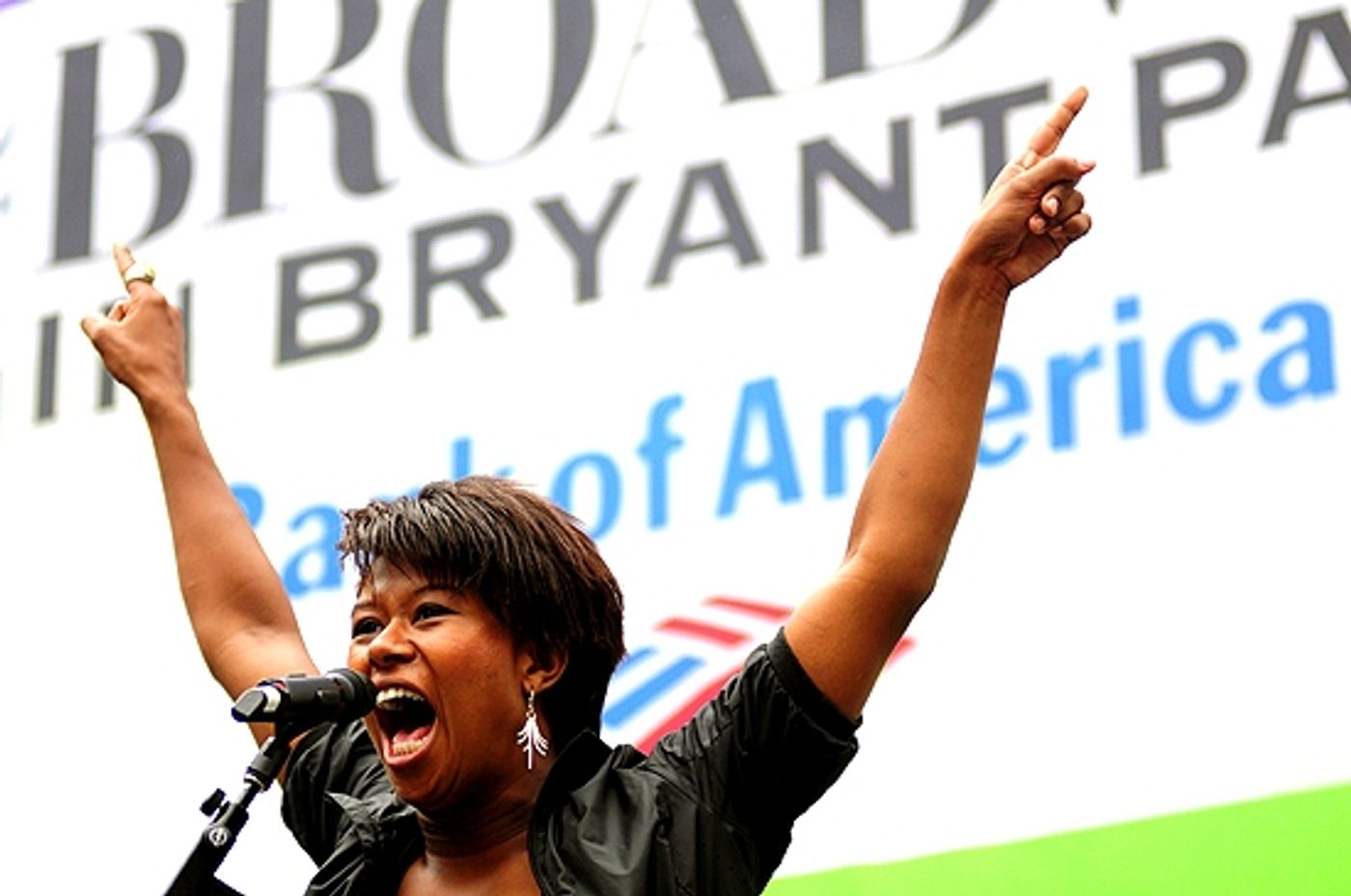 Photo Coverage: LA CAGE, IDIOT, WEST SIDE STORY & More Play Broadway in Bryant Park!  Image