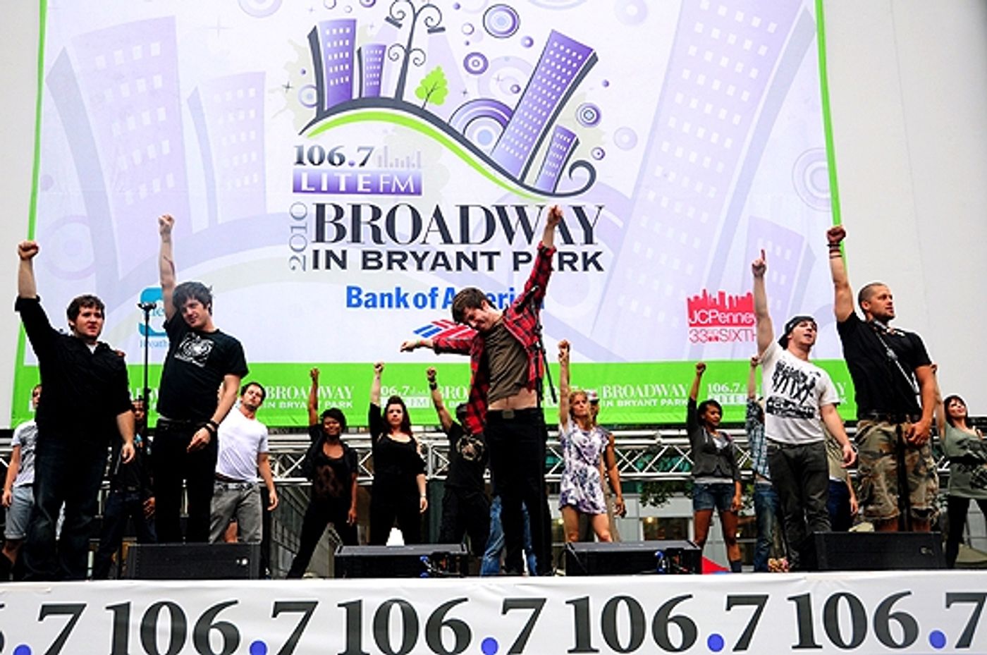 Photo Coverage: LA CAGE, IDIOT, WEST SIDE STORY & More Play Broadway in Bryant Park!  Image