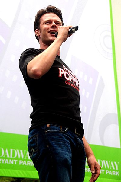 Nicolas Dromard ( Mary Poppins ) Photo