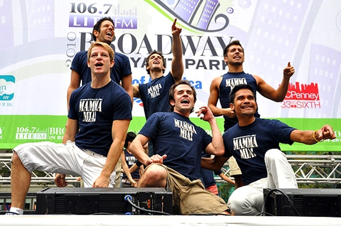 Photo Coverage: LA CAGE, IDIOT, WEST SIDE STORY & More Play Broadway in Bryant Park!  Image