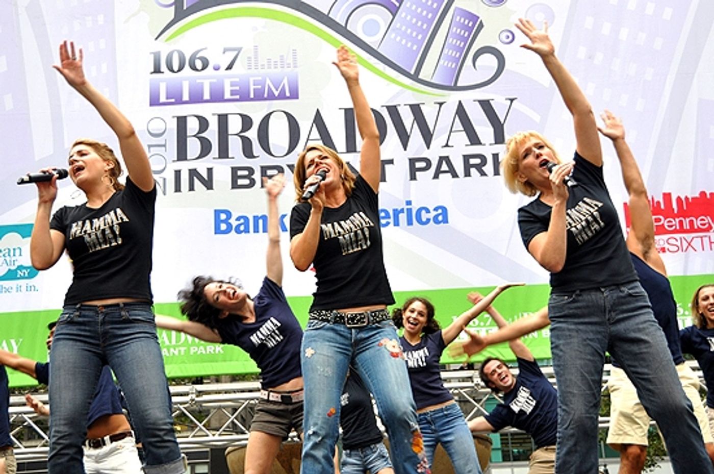 Photo Coverage: LA CAGE, IDIOT, WEST SIDE STORY & More Play Broadway in Bryant Park!  Image