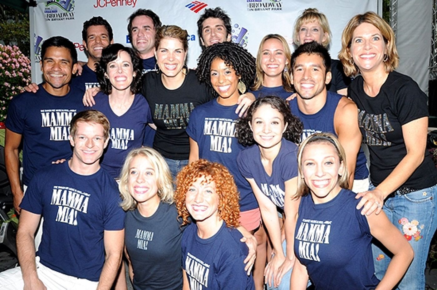 Photo Coverage: LA CAGE, IDIOT, WEST SIDE STORY & More Play Broadway in Bryant Park!  Image