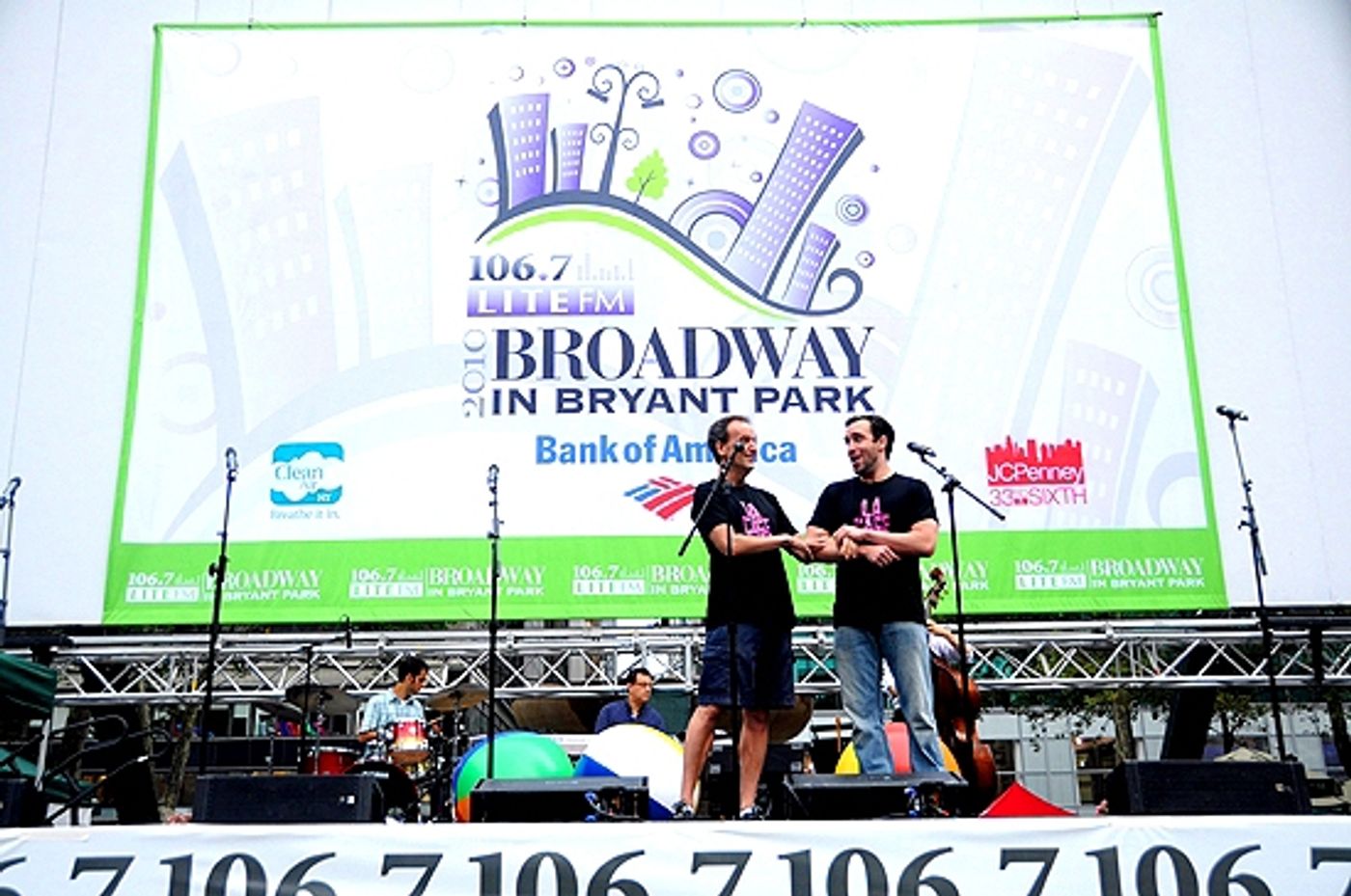 Photo Coverage: LA CAGE, IDIOT, WEST SIDE STORY & More Play Broadway in Bryant Park!  Image