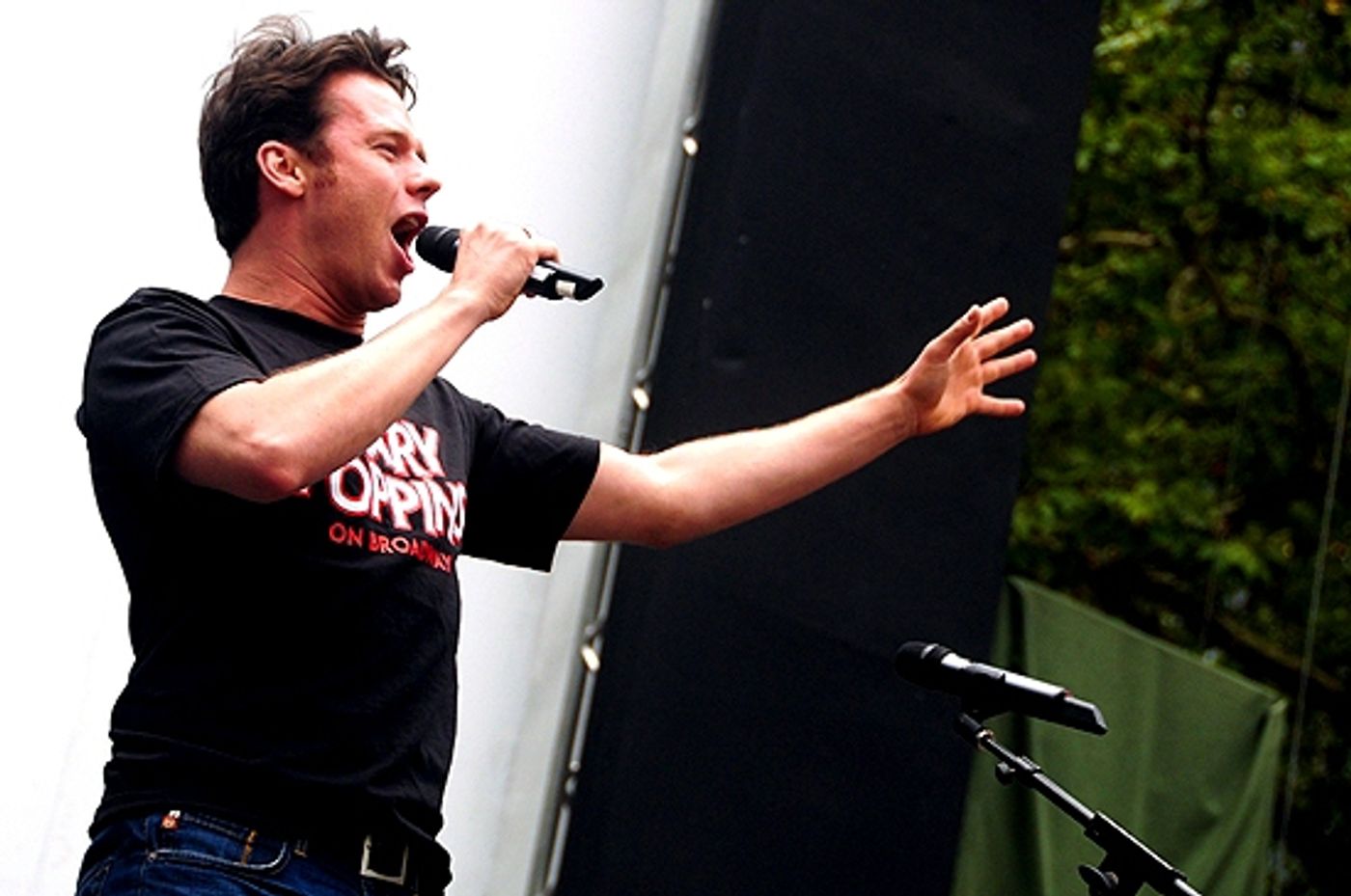 Photo Coverage: LA CAGE, IDIOT, WEST SIDE STORY & More Play Broadway in Bryant Park!  Image