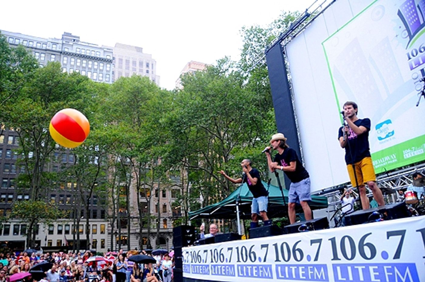 Photo Coverage: LA CAGE, IDIOT, WEST SIDE STORY & More Play Broadway in Bryant Park!  Image