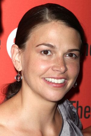  Sutton Foster Photo