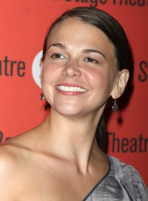  Sutton Foster Photo