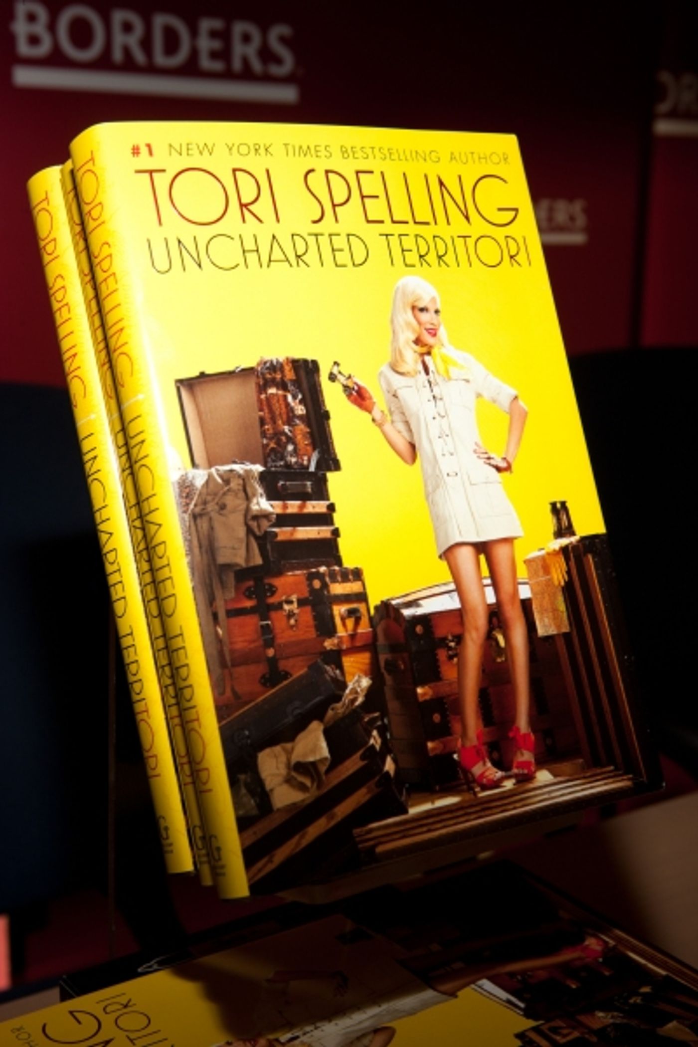 Photo Coverage: Tori Spelling Promotes New Book  Image