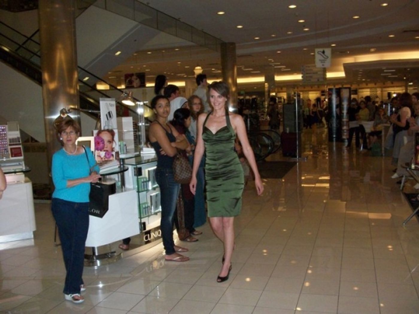 Photo Coverage: The First Night Fashion Extravaganza Photo Coverage: The First Night Fashion Extravaganza Image