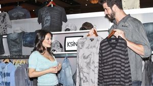 Romi Dames and Alex That Photo