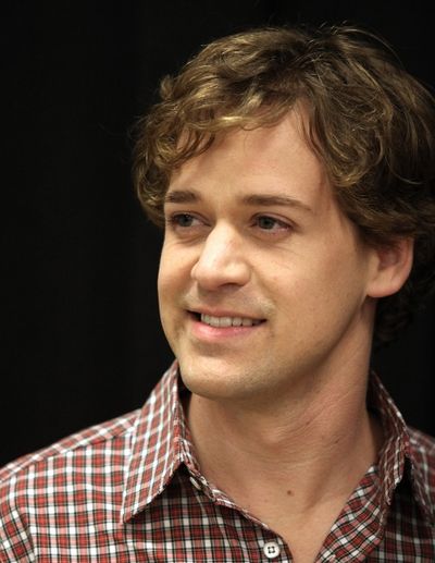 T.R. Knight Photo