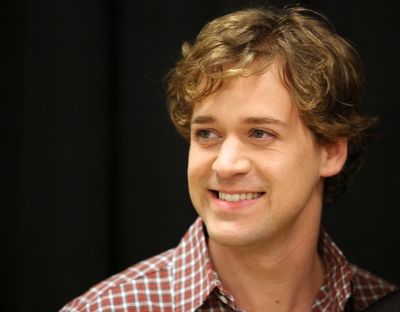 T.R. Knight Photo