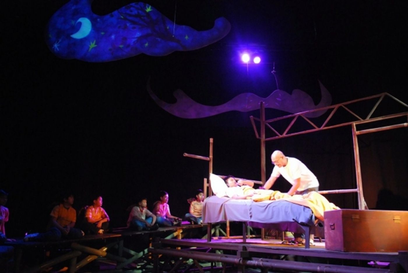 Photo Flash: THE POST OFFICE - The Trouper In Martin Delos Santos  Image