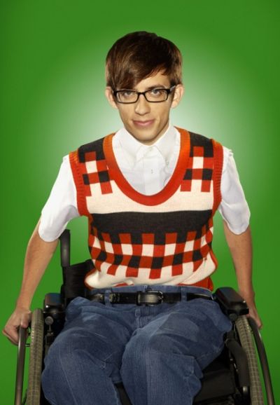Kevin McHale returns as Artie Photo
