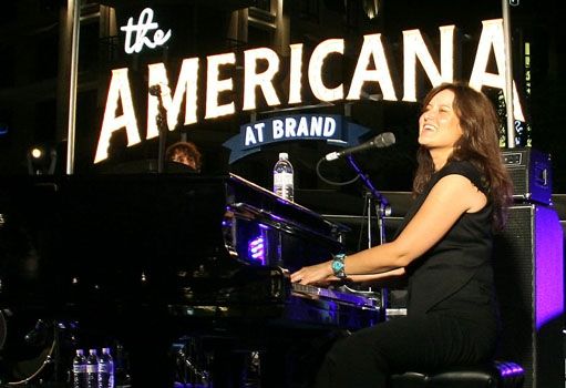 Photo Coverage: Grammy winner Paula Cole with Tyler Hilton & Vintage Trouble at Summer Concert Series — photo 2 of 18