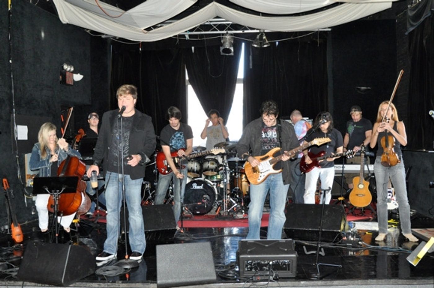 Photo Coverage: Rob Evan and Menrva Realm Live in Concert  Image