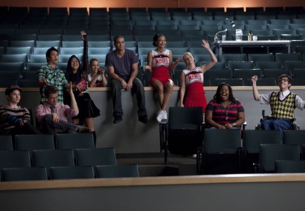 The Glee club watch Sunshine perform in 