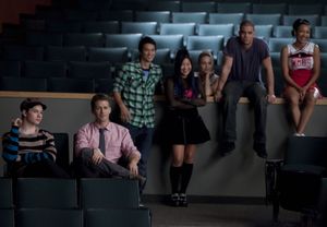 Matthew Morrison and The Glee club watch Sunshine perform in "Audition" Photo