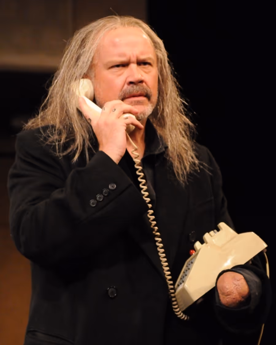 Photo Flash: Alley Theatre's A BEHANDING IN SPOKANE Image