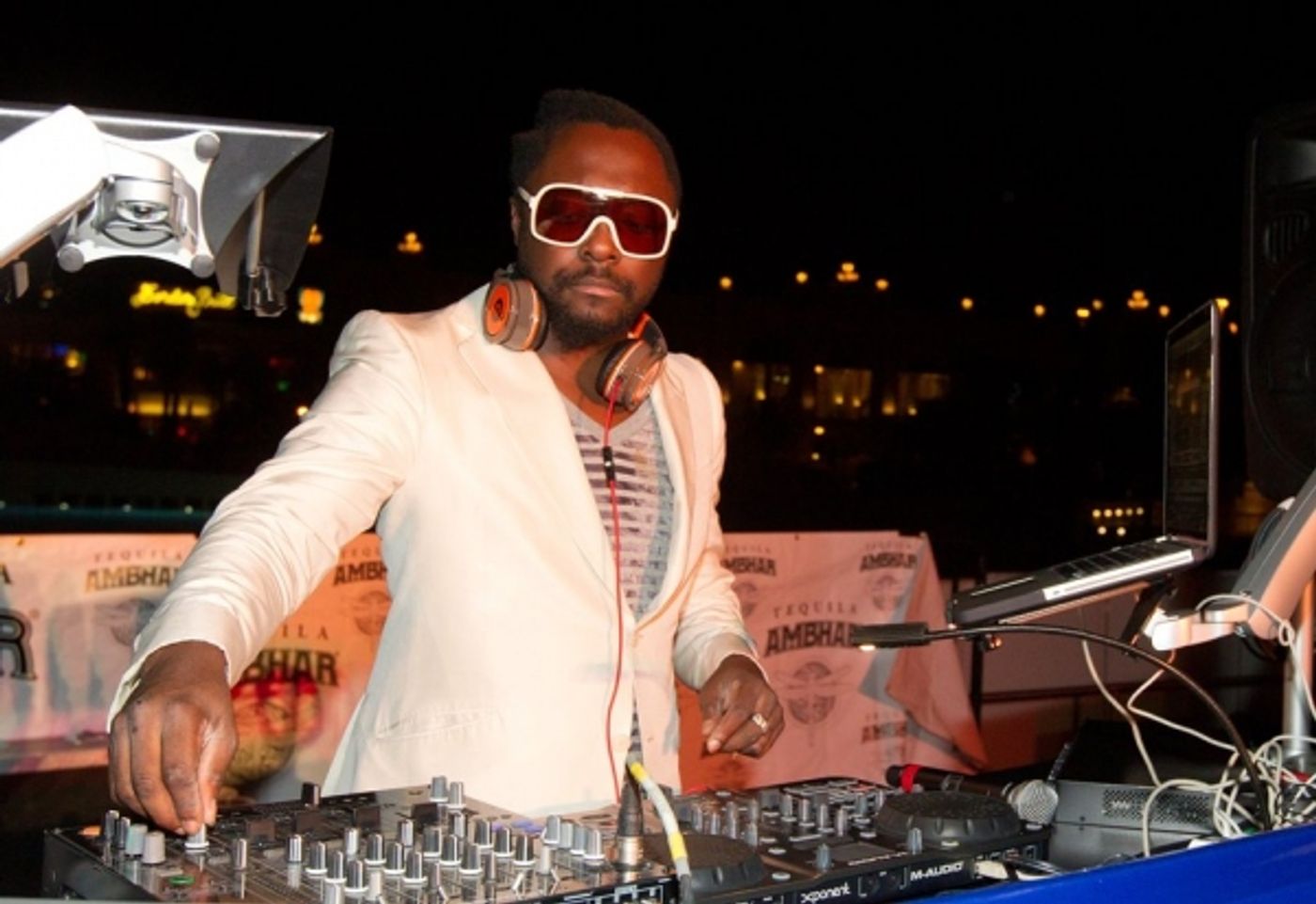 Photo Coverage: Will.I.AM DJ's at Moorea Beach Club at Mandalay Bay  Image
