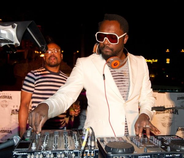 Photo Coverage: Will.I.AM DJ's at Moorea Beach Club at Mandalay Bay — photo 14 of 31