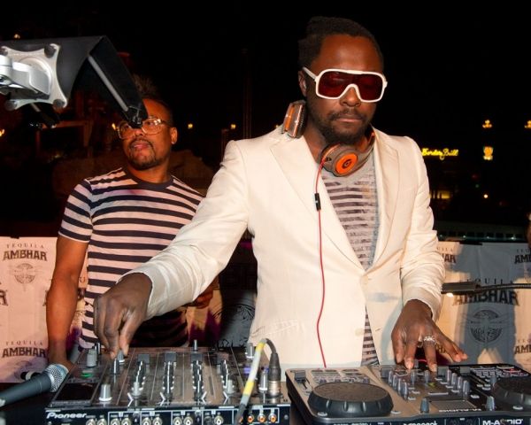 Photo Coverage: Will.I.AM DJ's at Moorea Beach Club at Mandalay Bay — photo 15 of 31