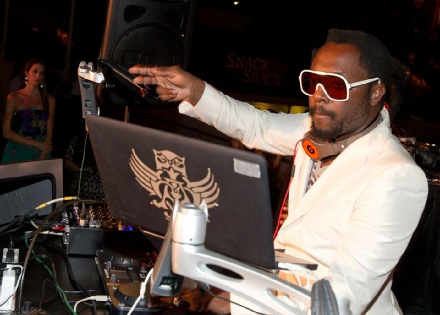 Photo Coverage: Will.I.AM DJ's at Moorea Beach Club at Mandalay Bay  Image