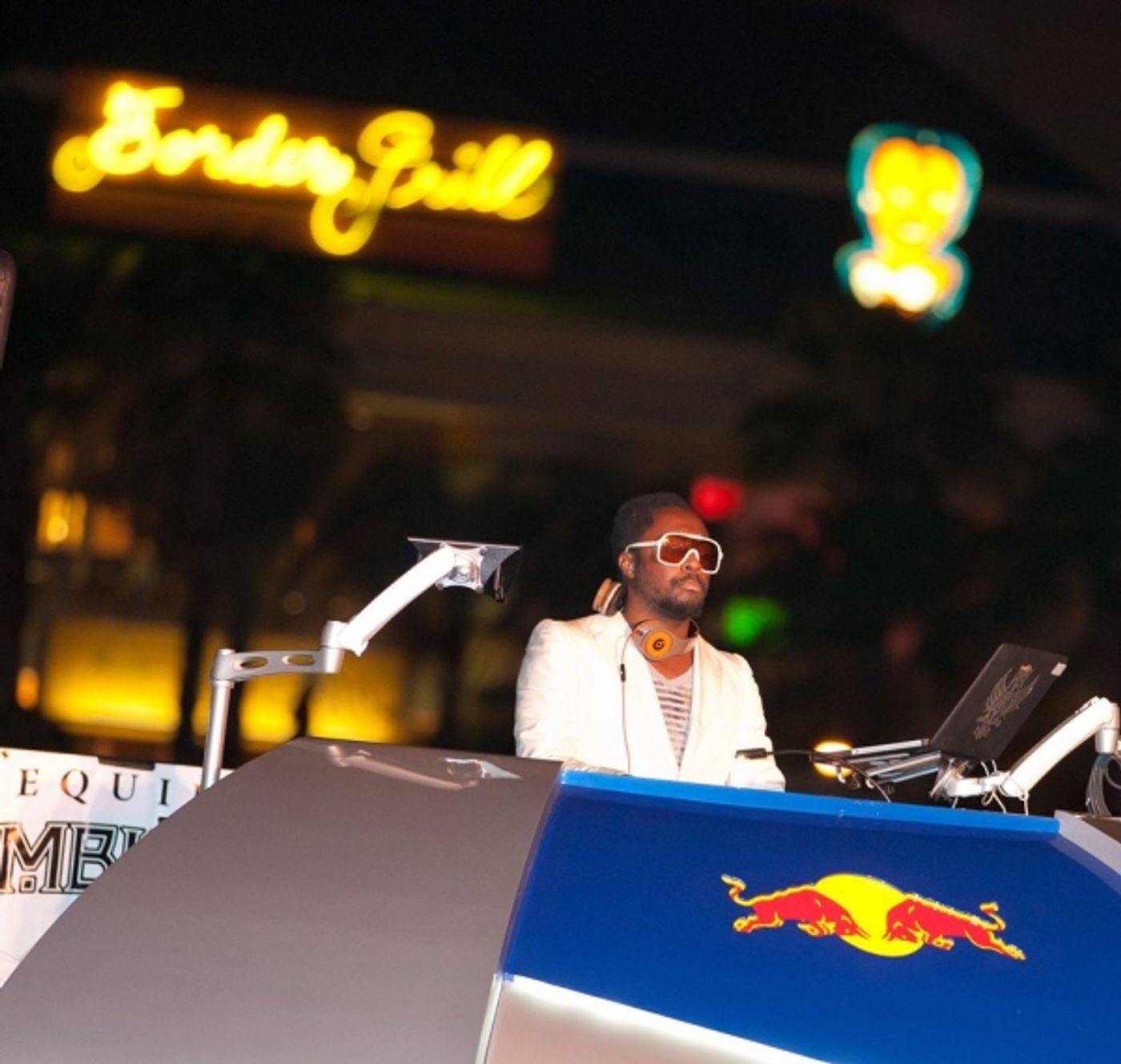 Photo Coverage: Will.I.AM DJ's at Moorea Beach Club at Mandalay Bay  Image