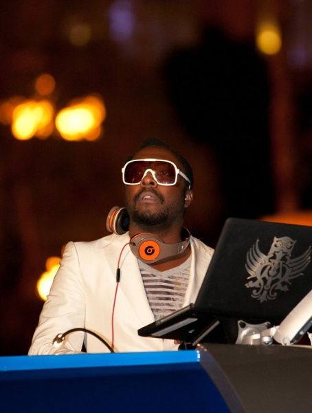 Photo Coverage: Will.I.AM DJ's at Moorea Beach Club at Mandalay Bay — photo 30 of 31