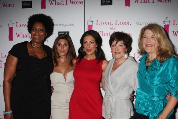 Nancy Giles, Jamie-Lynn Sigler, Stacy London, Helen Carey and Victoria Clark Photo