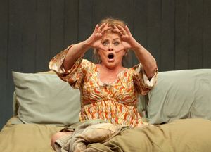 Elizabeth Ashley Photo