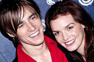 Reeve Carney & Jennifer Damiano
 Photo