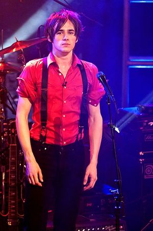 Reeve Carney Photo