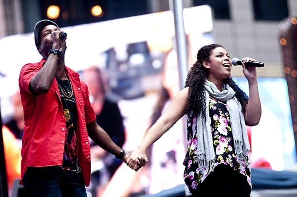 Clifton Oliver & Jordin Sparks Photo